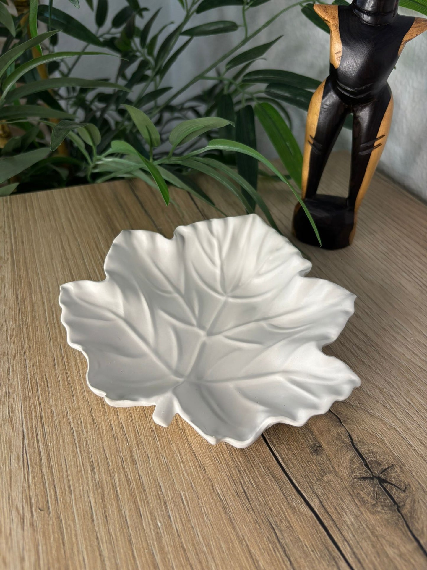 Bandeja Decorativa en Forma de Hoja de Cemento